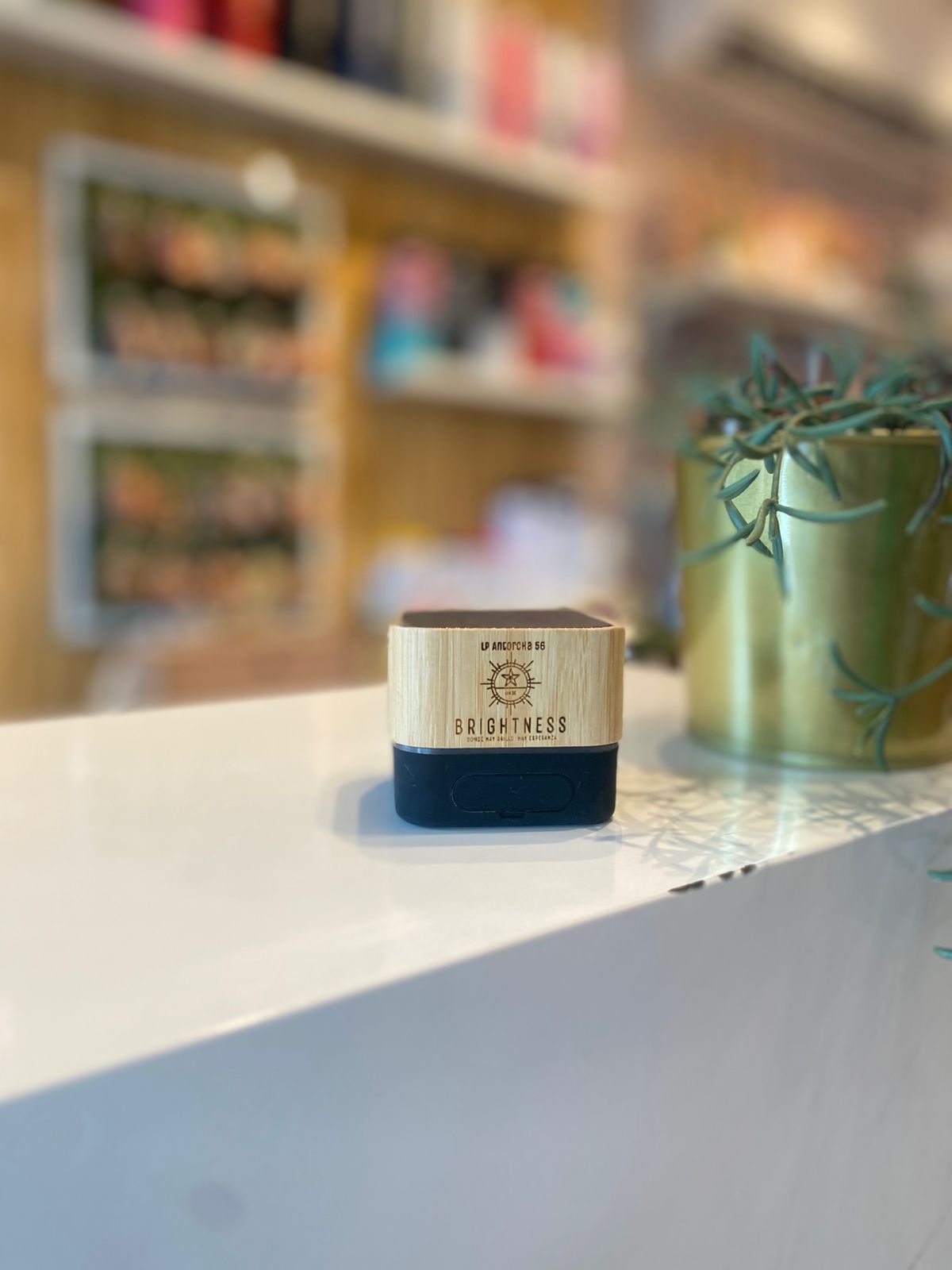 Mini alta voz en madera personalizado grabado