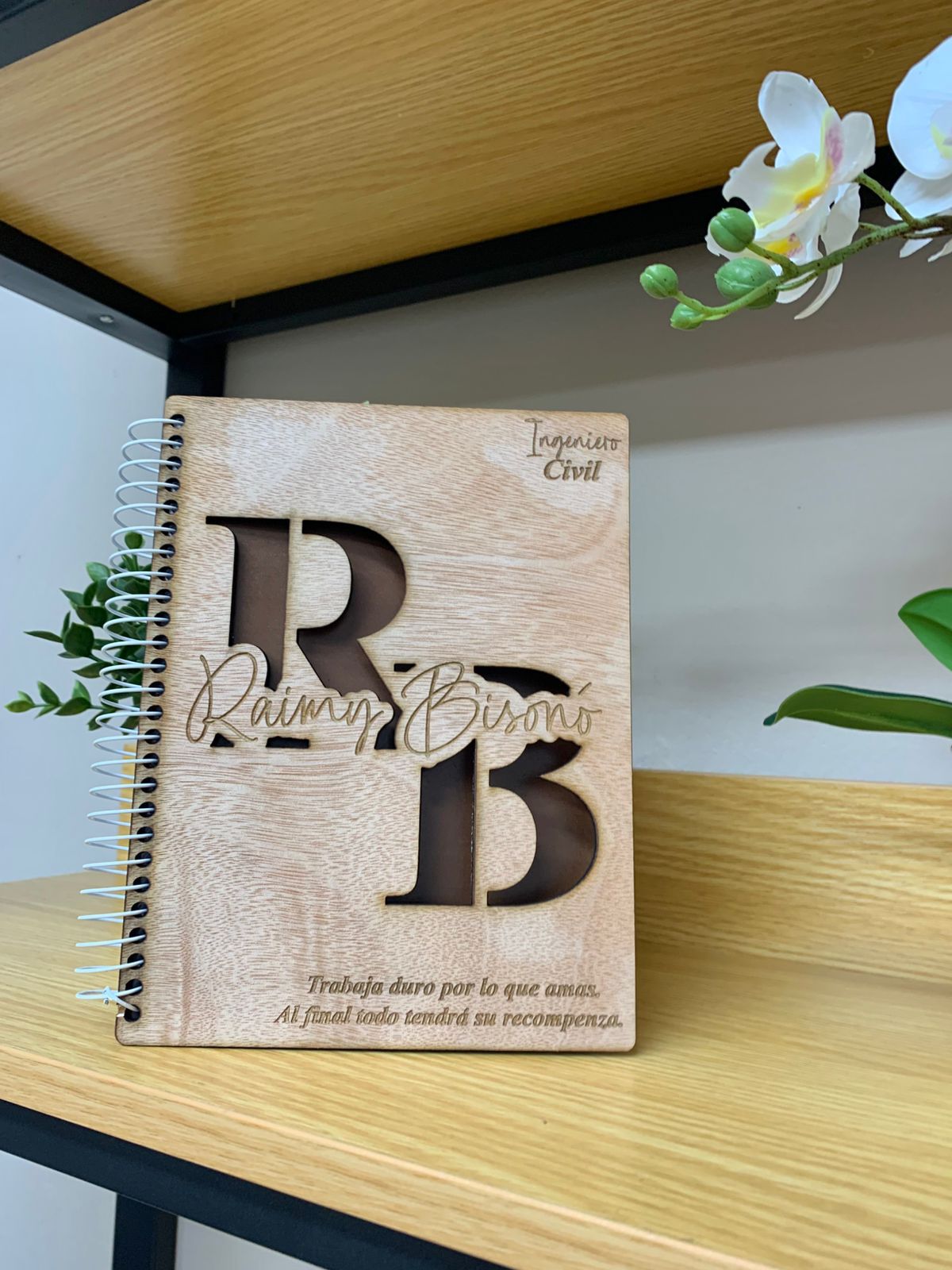 Libreta con portada en madera grande personalizada