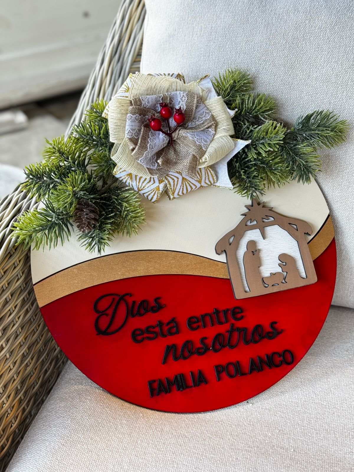 Adorno de madera DIOS ESTA...