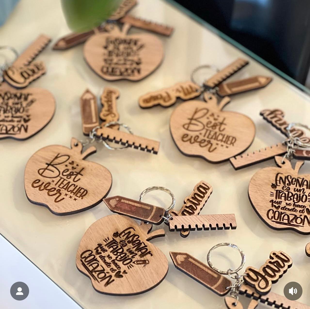 Llavero en madera para maestros