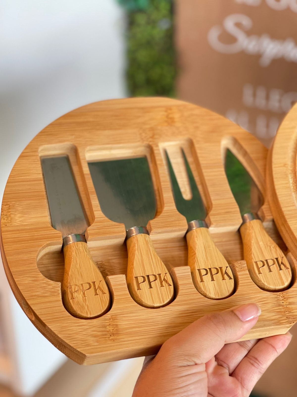 Tabla de quesos personalizado de 4 piezas.