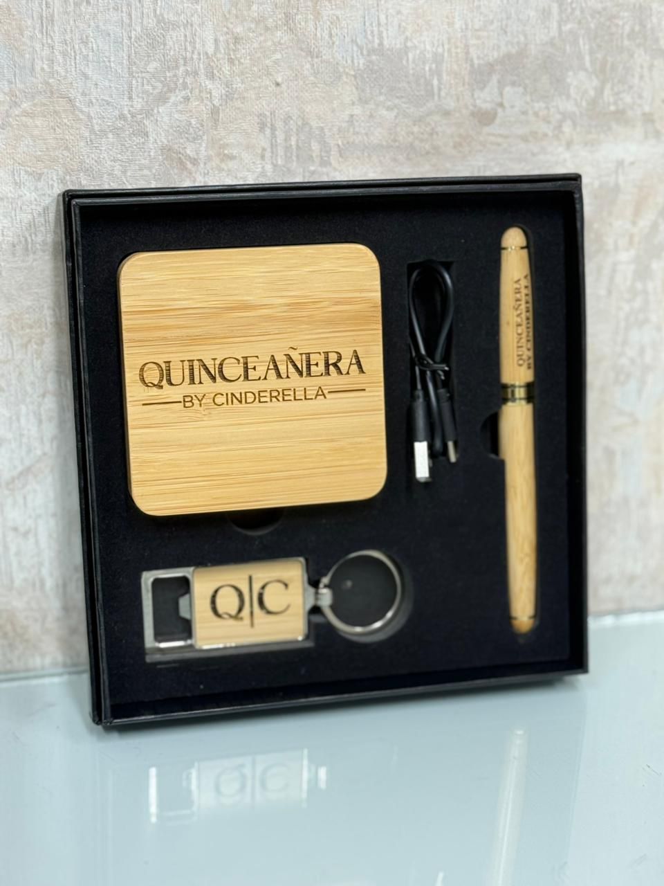 Set de lapicero, llavero y cargador portátil personalizado