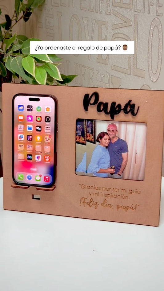 Porta celular en madera de escritorio personalizado