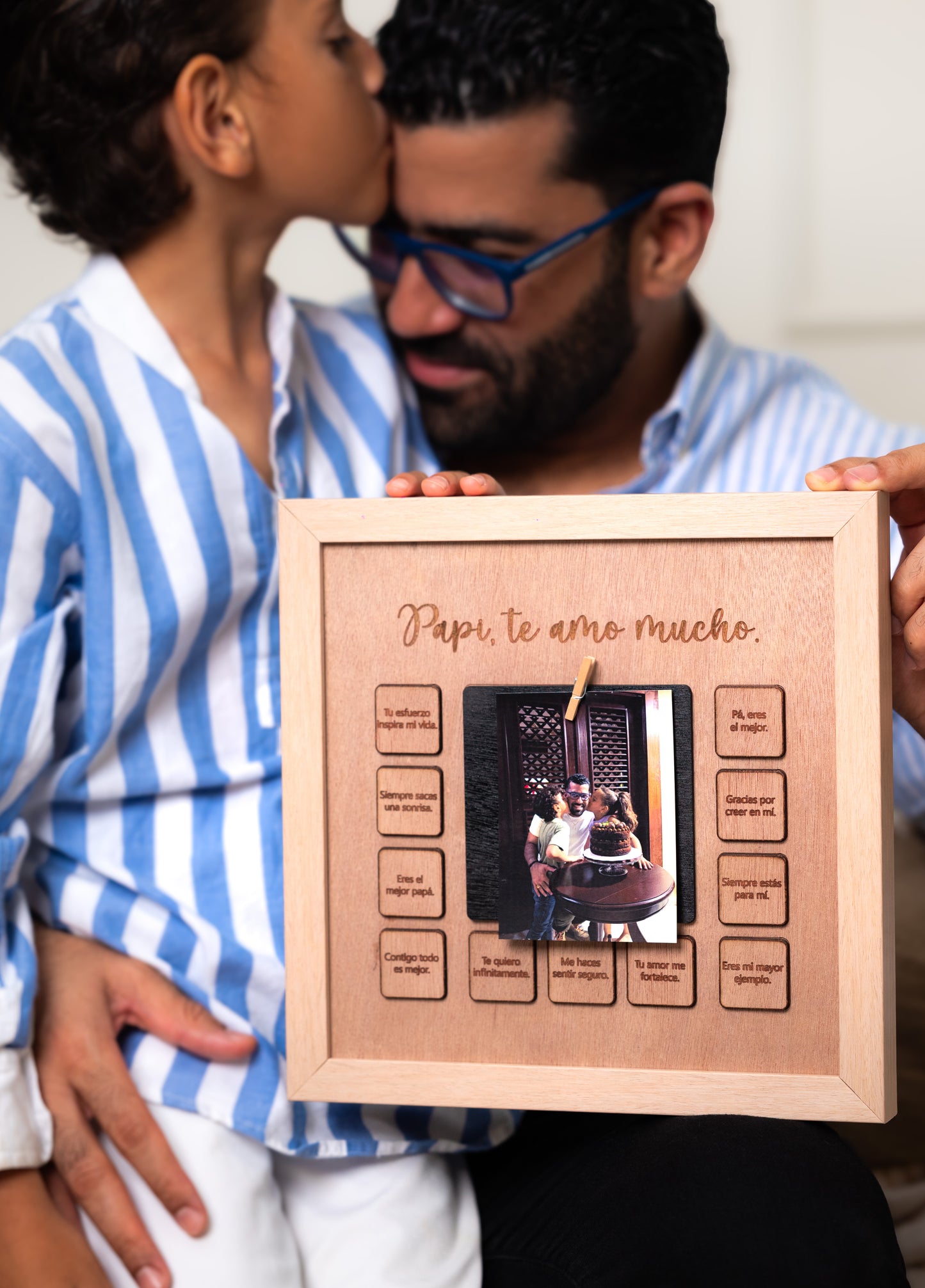 Cuadro en madera con mensajes y foto