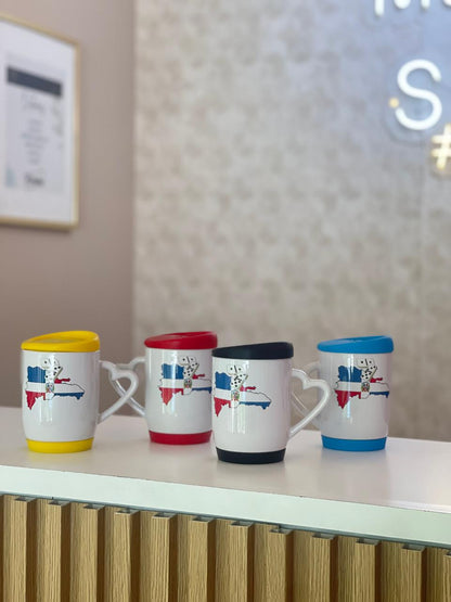 Taza con tapa y base de goma personalizada