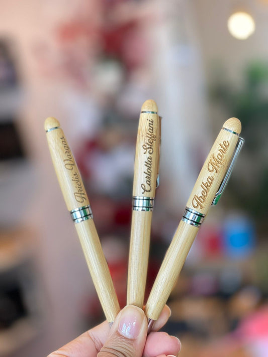 Lapicero en madera grabado premium