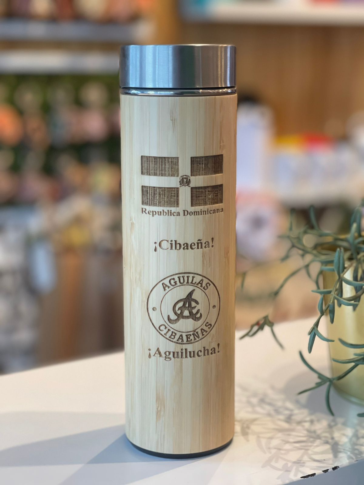 Botella de madera grabado personalizado