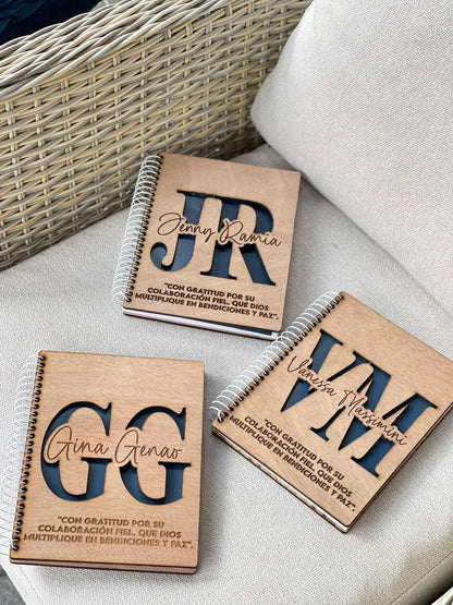 Libreta con portada en madera grande personalizada