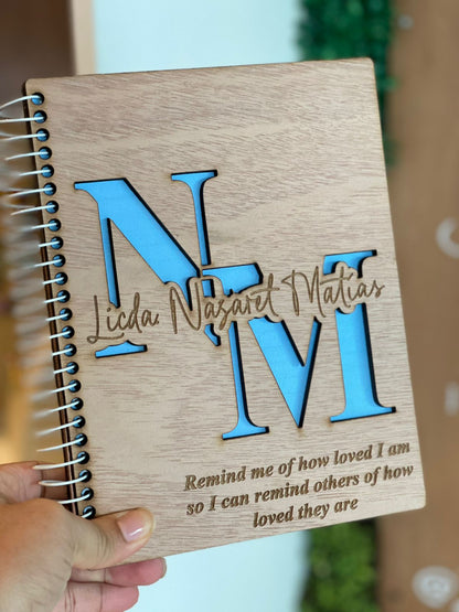 Libreta con portada en madera grande personalizada