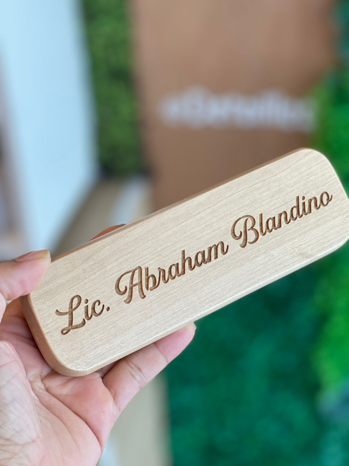 Estuche de madera con lapicero personalizado