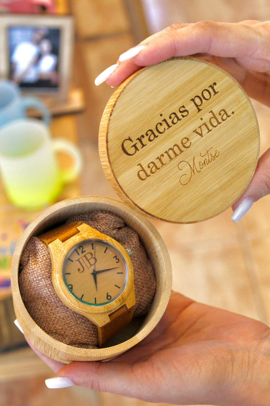 Reloj de mano en madera personalizado