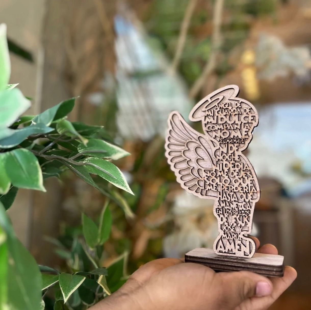 Angel de la guarda en madera