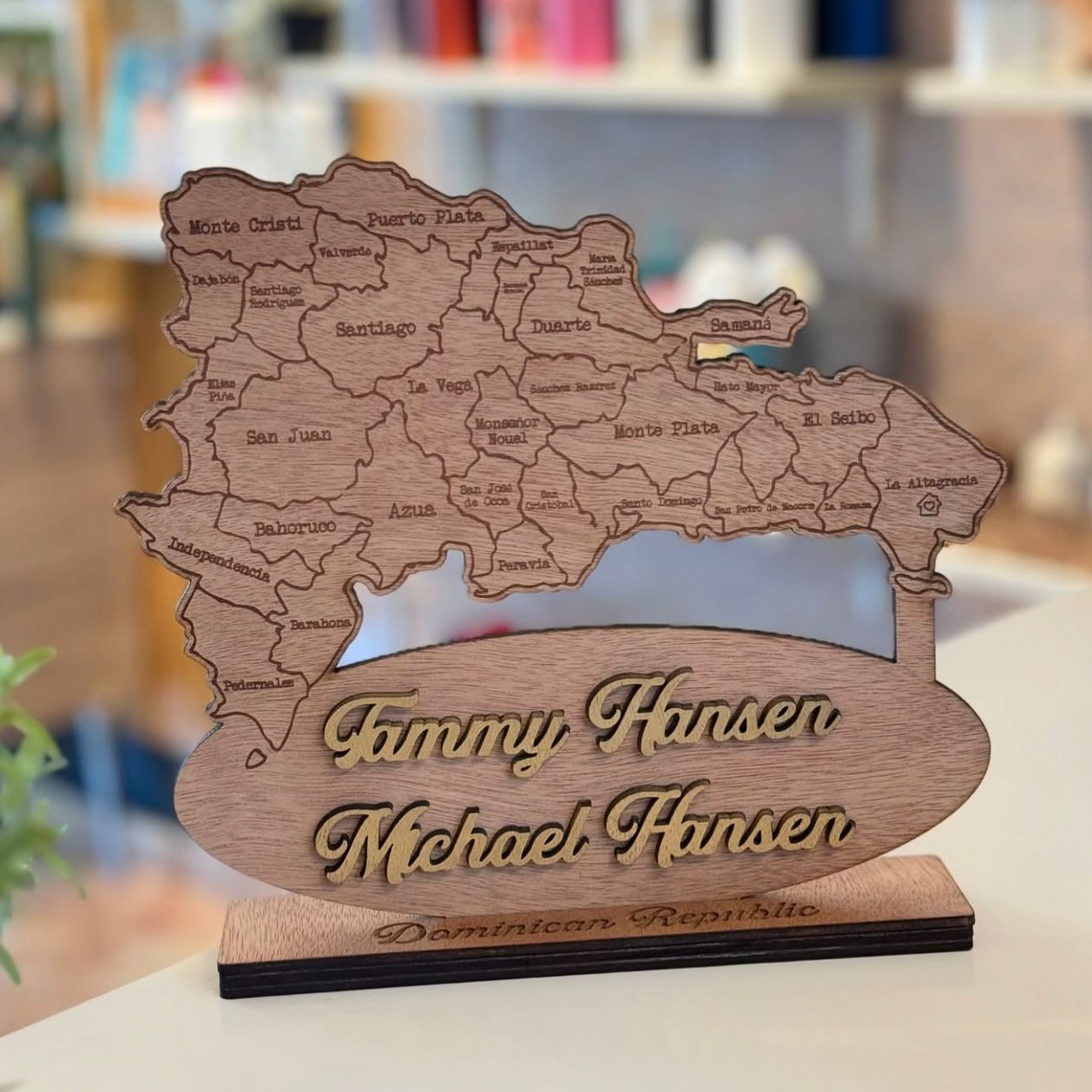 Mapa para escritorio en madera personalizado