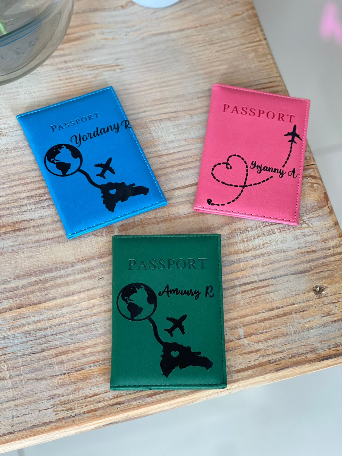 Porta pasaporte sencillo personalizado