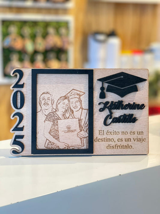 Retrato en madera con foto y mensaje para graduación