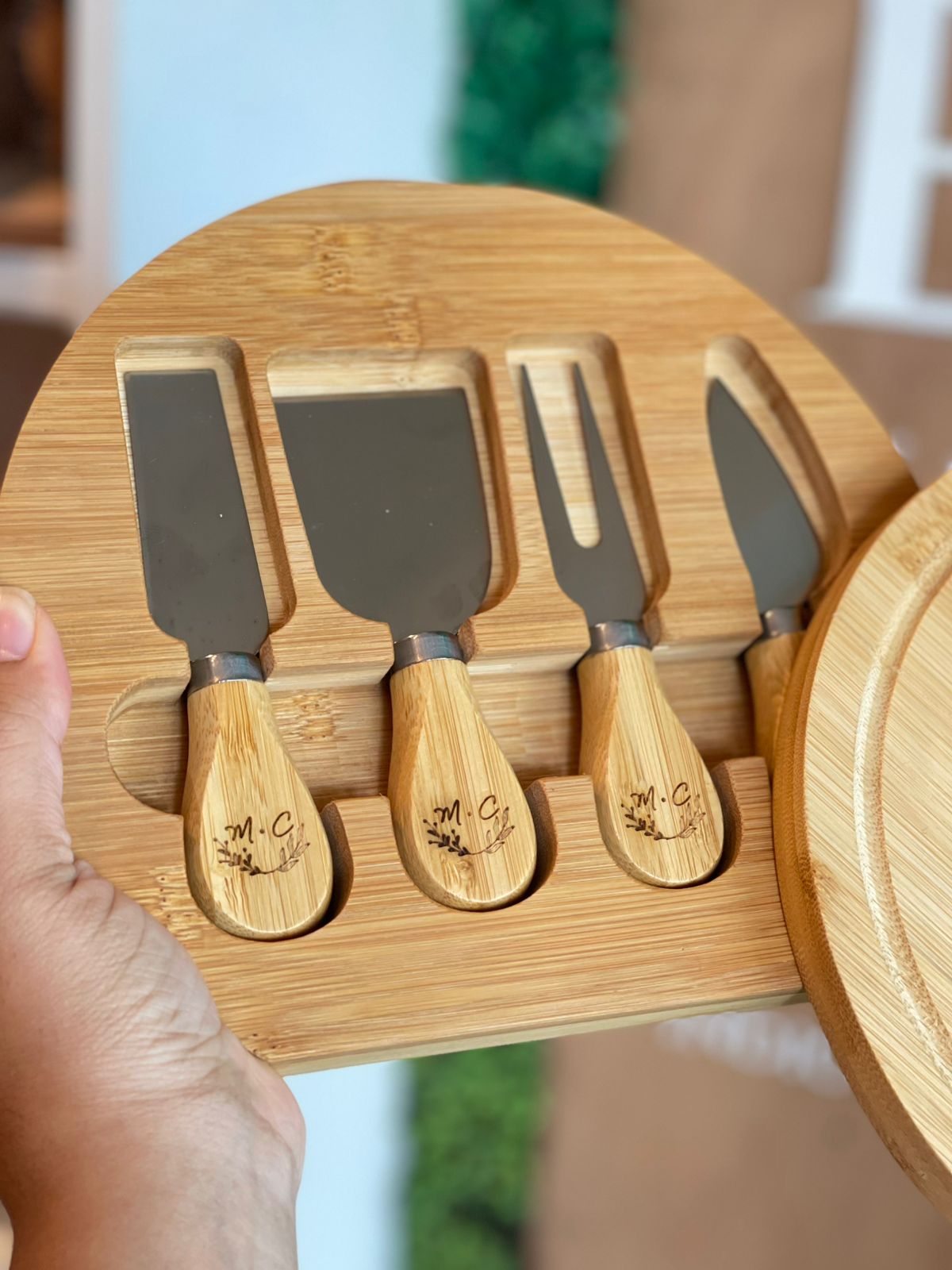 Tabla de quesos personalizado de 4 piezas.