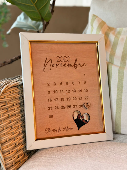 Cuadro CALENDARIO en madera de relación con foto