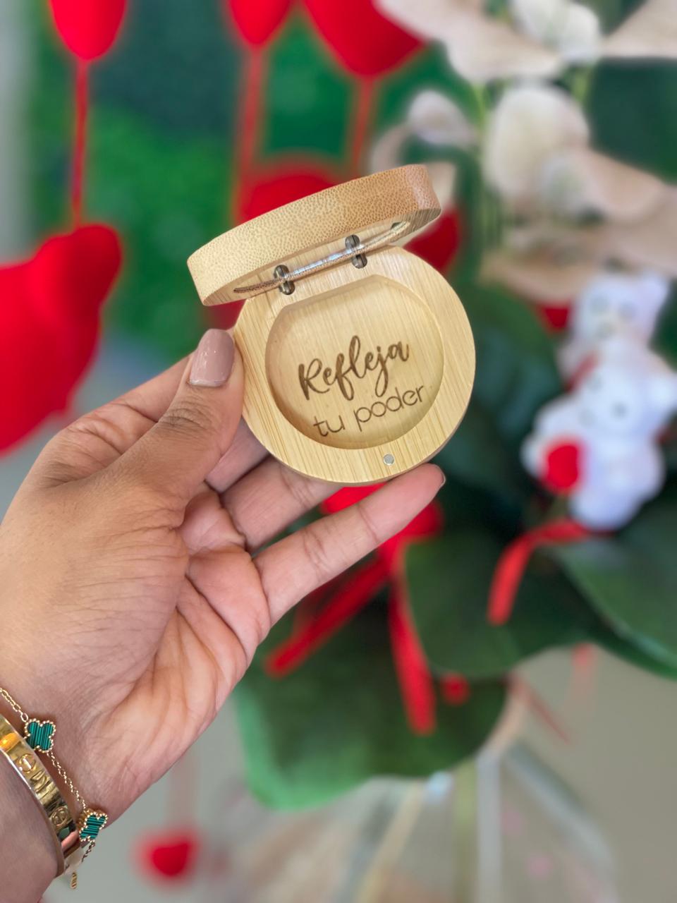 Mini espejo en madera personalizado