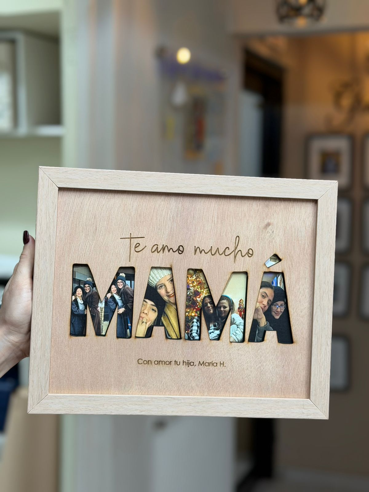 Cuadro en madera MAMÁ con fotos y mensaje personalizado