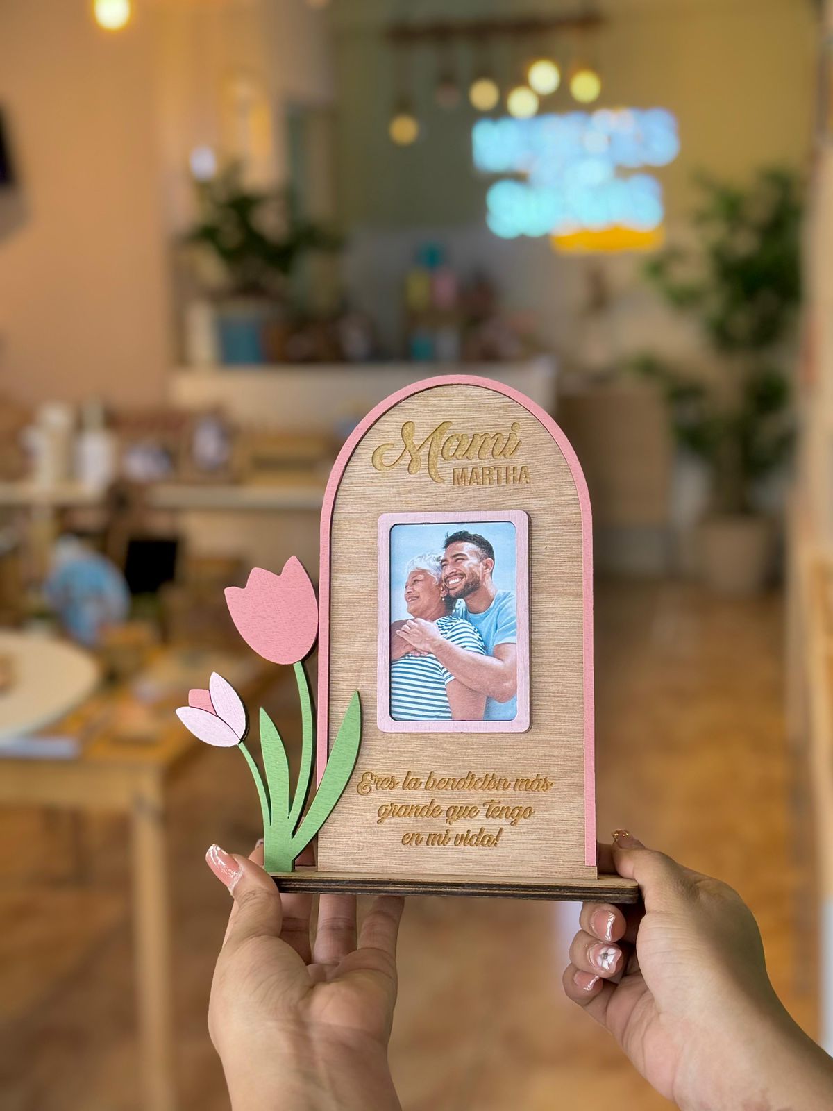 Retrato de tulipan en madera con foto