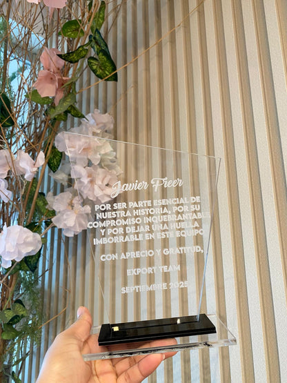 Reconocimientos en acrílico y madera personalizado