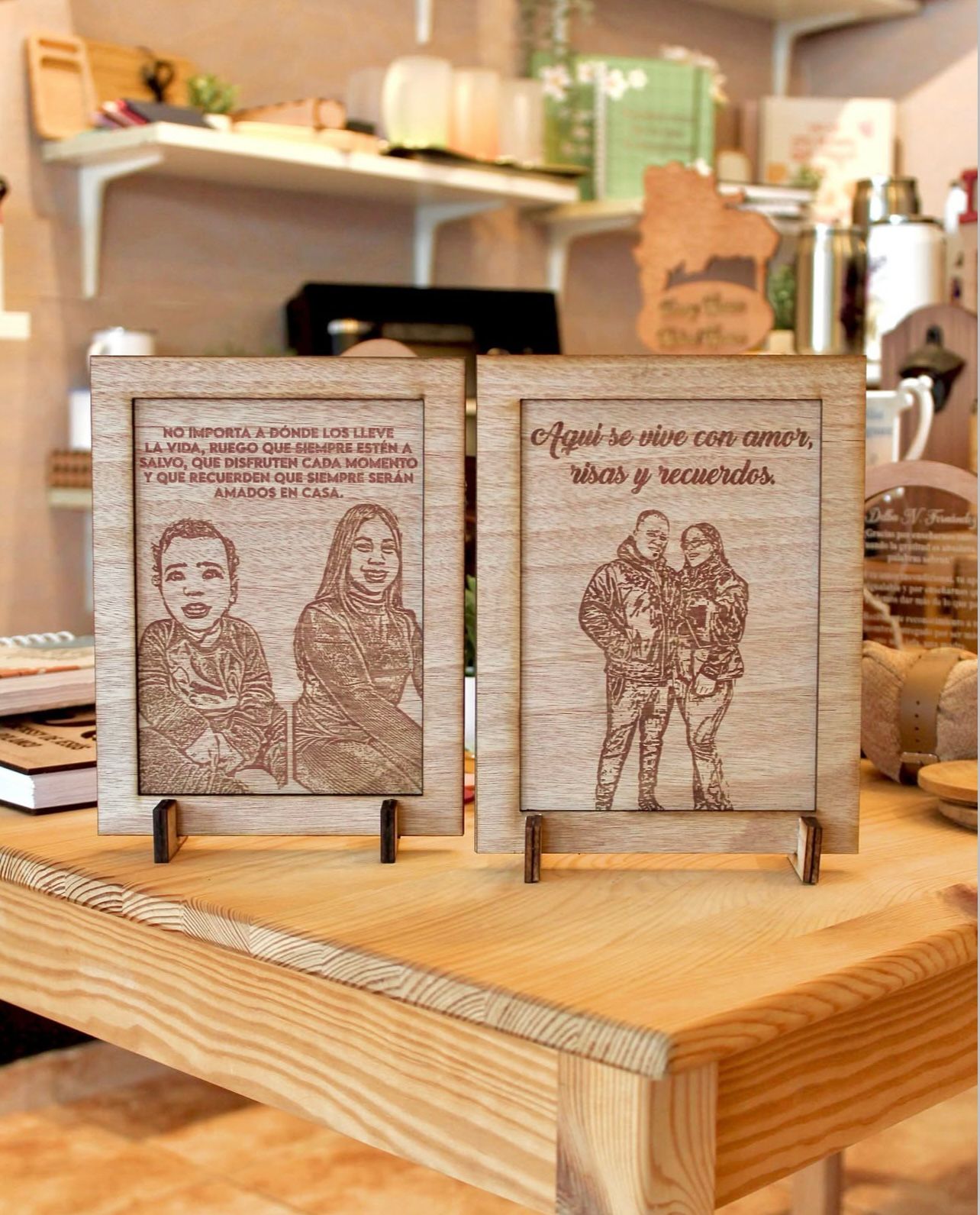 Retrato en madera con foto y frase grabado