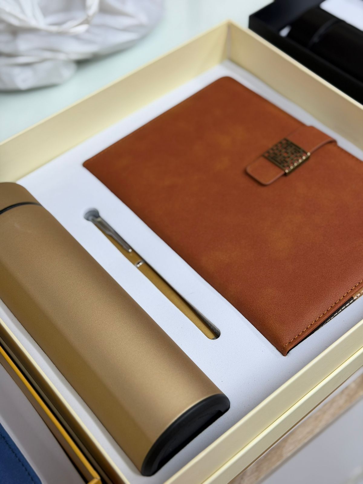 Combo ejecutivo personalizado de termo, lapicero y libreta.